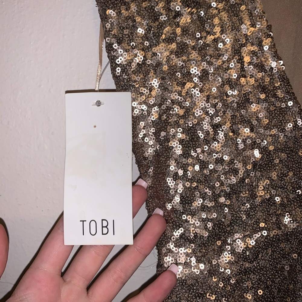 Gold sequence Tobi dress - Picture 3 of 3